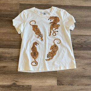 Queen of Sparkles Women's Tiger Sequin T-Shirt Size Medium NWT White Graphic Top